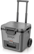 Glacière isotherme Ninja FrostVault 30L avec roulettes, compartiment sec intégré, haute performance en rétention de glace, gris ardoise